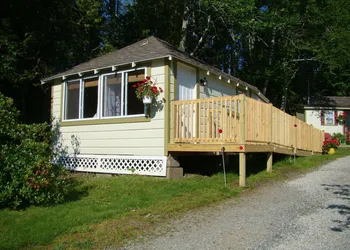 Bay Leaf Cottages & Bistro hotel thumbnail 3