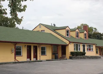 Driftwood Inn hotel thumbnail 2