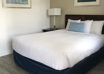 GuestLodge hotel thumbnail 8