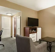 DoubleTree by Hilton Detroit Novi hotel detail image 7