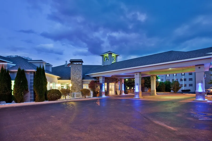 Holiday Inn Express St. Ignace-Lake Front by IHG hotel detail image 2