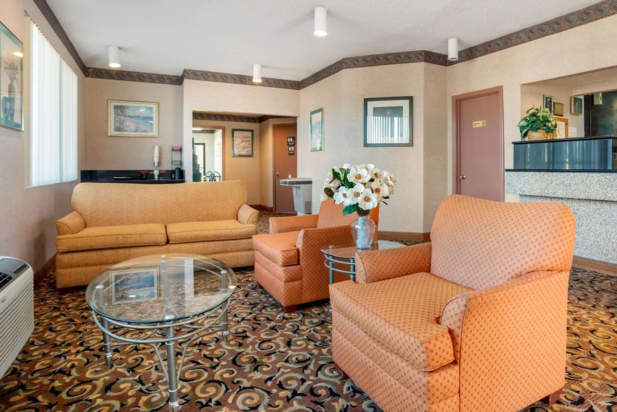 Econo Lodge Inn & Suites Forest hotel detail image 2