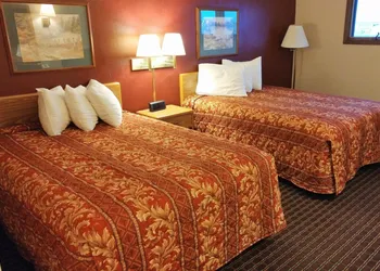 Red Carpet Inn hotel thumbnail 8