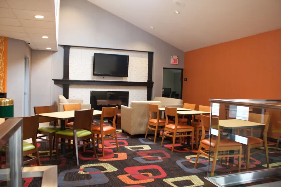 Days Inn by Wyndham Woodbury Long Island hotel detail image 2