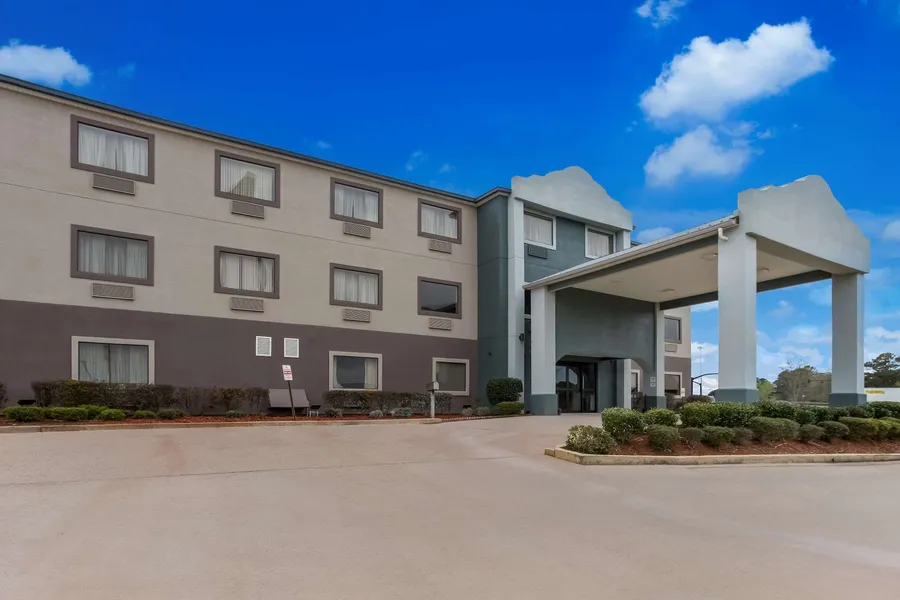Quality Inn & Suites Pearl - Jackson hotel detail image 2