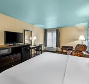 Red Lion Inn & Suites Blue Springs hotel detail image 5