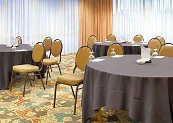 Holiday Inn Country Club Plaza hotel thumbnail 4