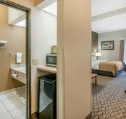 Quality Inn & Suites Jefferson City hotel detail image 7