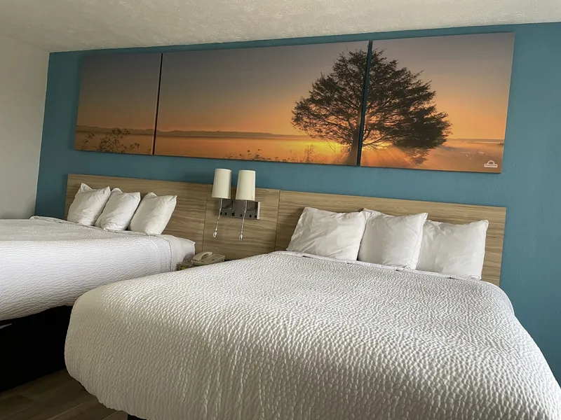 Days Inn by Wyndham Warrensburg hotel detail image 6