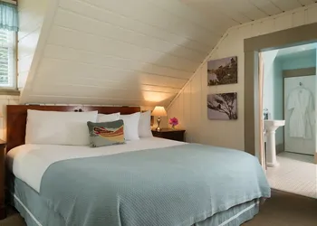 Squam Lake Inn hotel thumbnail 4