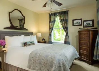 Squam Lake Inn hotel thumbnail 5