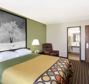 Super 8 by Wyndham Norfolk hotel detail image 4