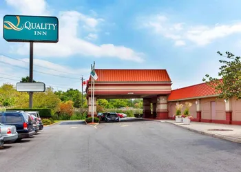 Quality Inn Meadowlands hotel thumbnail 2