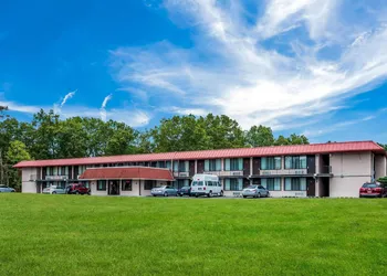 Rodeway Inn Williamstown hotel thumbnail 3