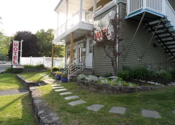 Lido Motel Lake George hotel thumbnail 7