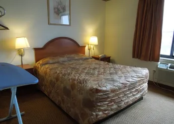 Red Carpet Inn Brooklyn hotel thumbnail 5