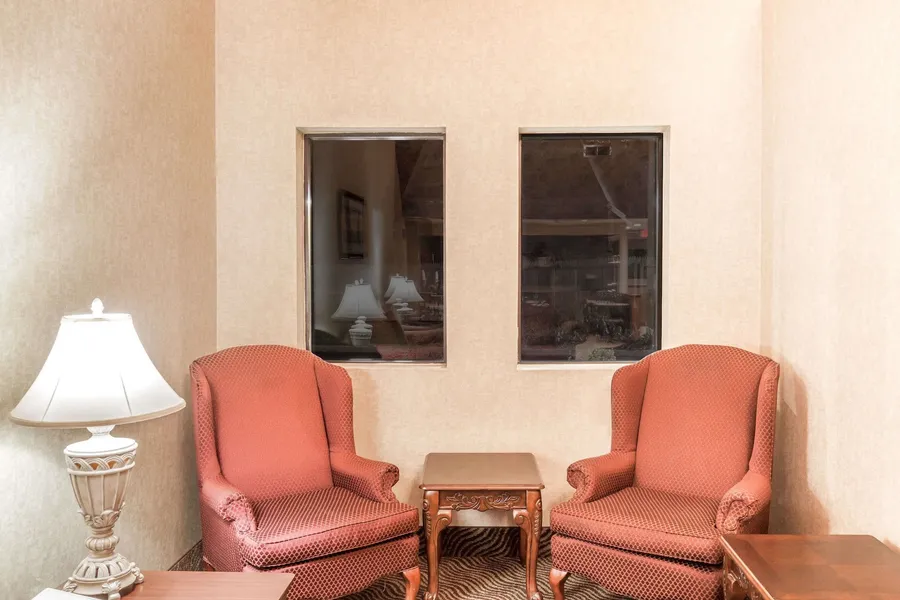 Super 8 by Wyndham Liverpool/Clay/Syracuse Area hotel detail image 6