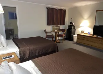 A Holiday Motel hotel thumbnail 6