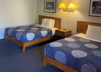 A Holiday Motel hotel thumbnail 7