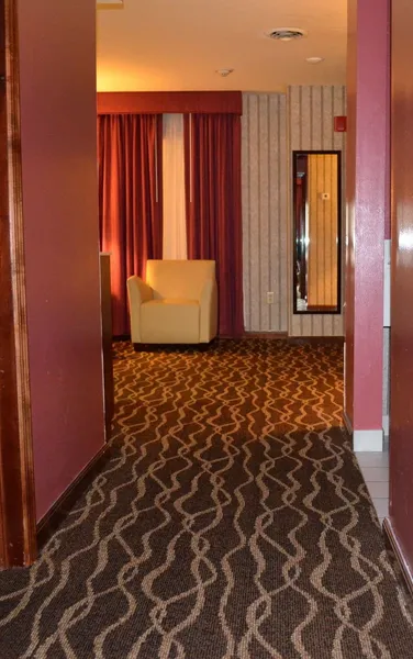 Quality inn & Suites Cincinnati I-275 hotel detail image 6