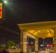 Super 8 by Wyndham Oklahoma Airport Fairgrounds West hotel detail image 4