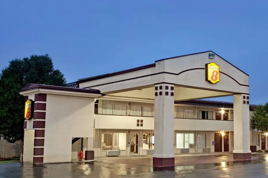 Super 8 by Wyndham Oklahoma/Frontier City hotel detail image 2