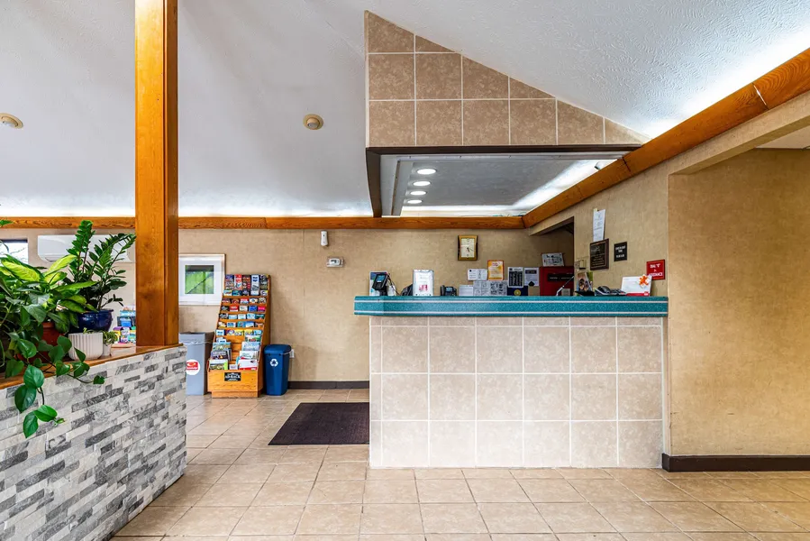 Econo Lodge Cleveland Southeast - Kent hotel detail image 6
