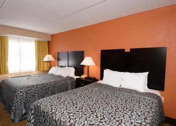 Days Inn by Wyndham Pittsburgh-Harmarville hotel thumbnail 3