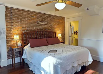 Christopher Dodge House hotel thumbnail 5