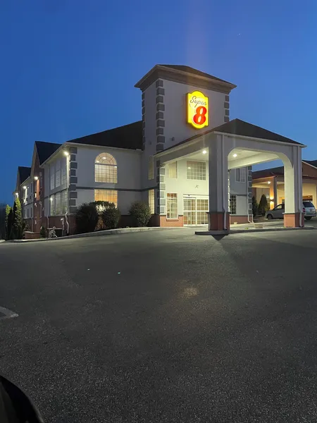 Super 8 by Wyndham Harrisburg Hershey North hotel detail image 2