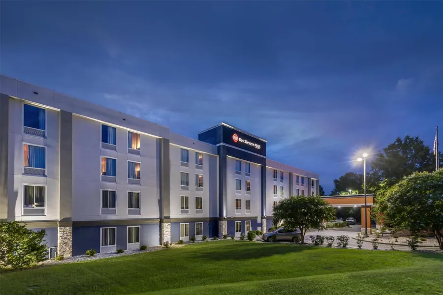 Best Western Plus Lexington Inn hotel detail image 2