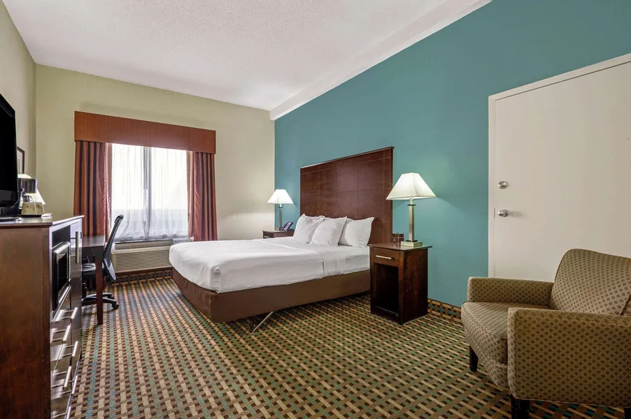 La Quinta Inn by Wyndham Columbia SE / Fort Jackson hotel detail image 6