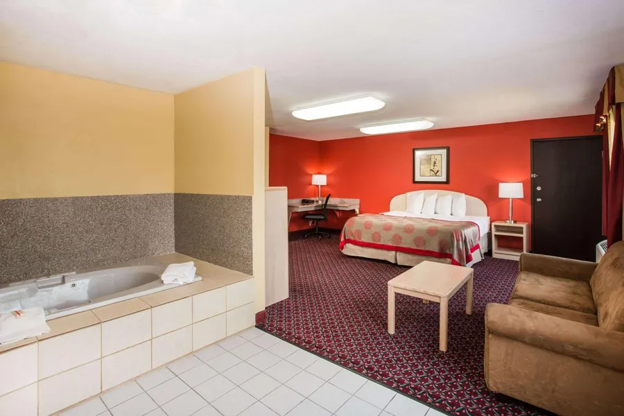 Ramada by Wyndham Sioux Falls hotel detail image 6