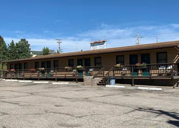 Chief Motel hotel thumbnail 2