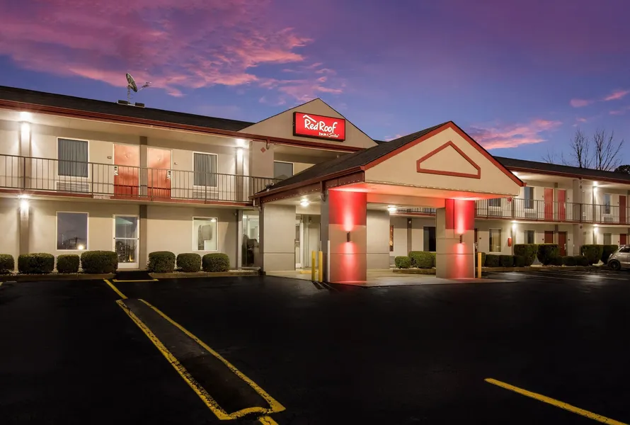 Red Roof Inn & Suites Jackson, TN hotel detail image 6