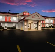 Red Roof Inn & Suites Jackson, TN hotel detail image 7