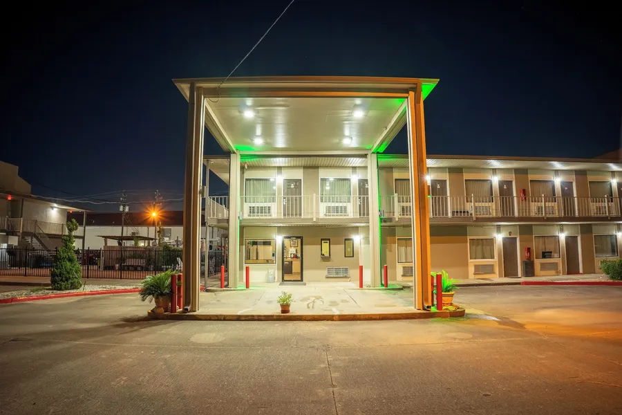Regency Inn & Suites By OYO Bay City TX hotel detail image 6