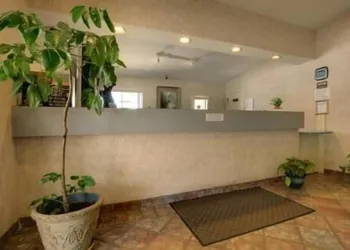Executive Inn hotel thumbnail 3