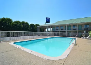 Rodeway Inn hotel thumbnail 5