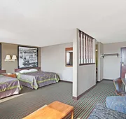 Super 8 by Wyndham Nashville/ Dntn/ Opryland Area hotel detail image 3