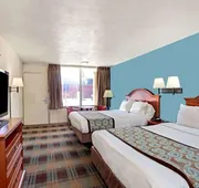 Super 8 by Wyndham Nashville/ Dntn/ Opryland Area hotel detail image 7