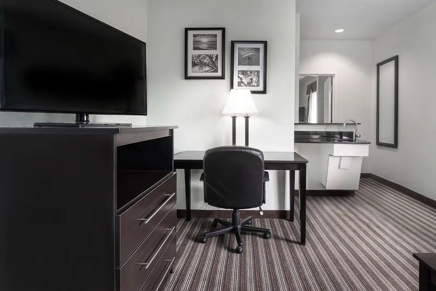 Days Inn & Suites by Wyndham Dallas hotel detail image 6