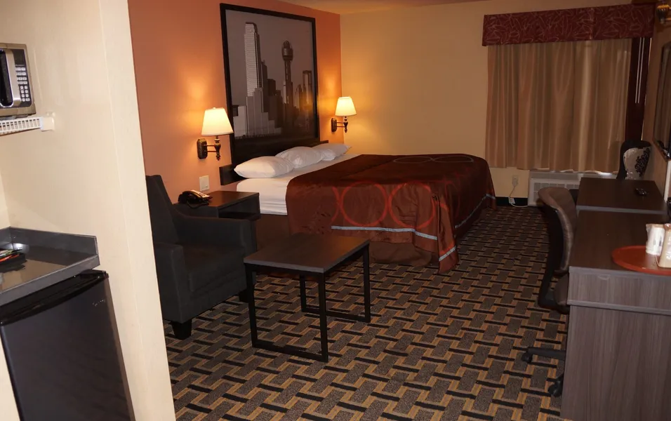 Super 8 by Wyndham Farmers Branch/North Dallas hotel detail image 6