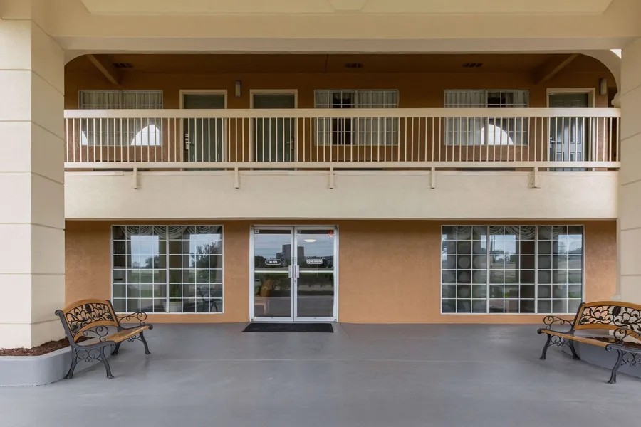 Quality Inn Clute Freeport hotel detail image 2
