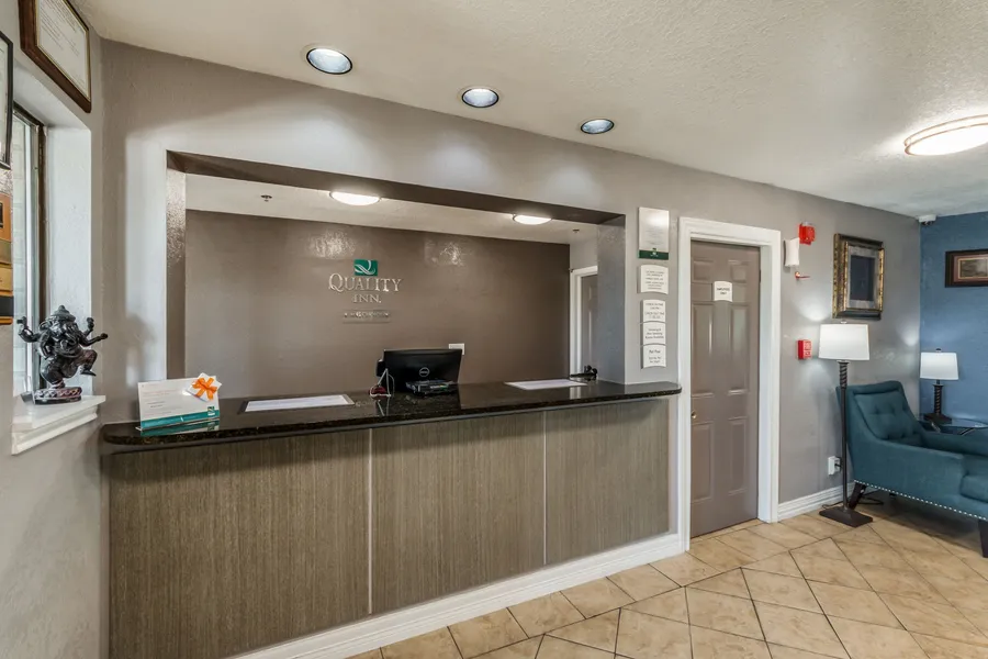 Quality Inn I-10 East near Frost Bank Center hotel detail image 6