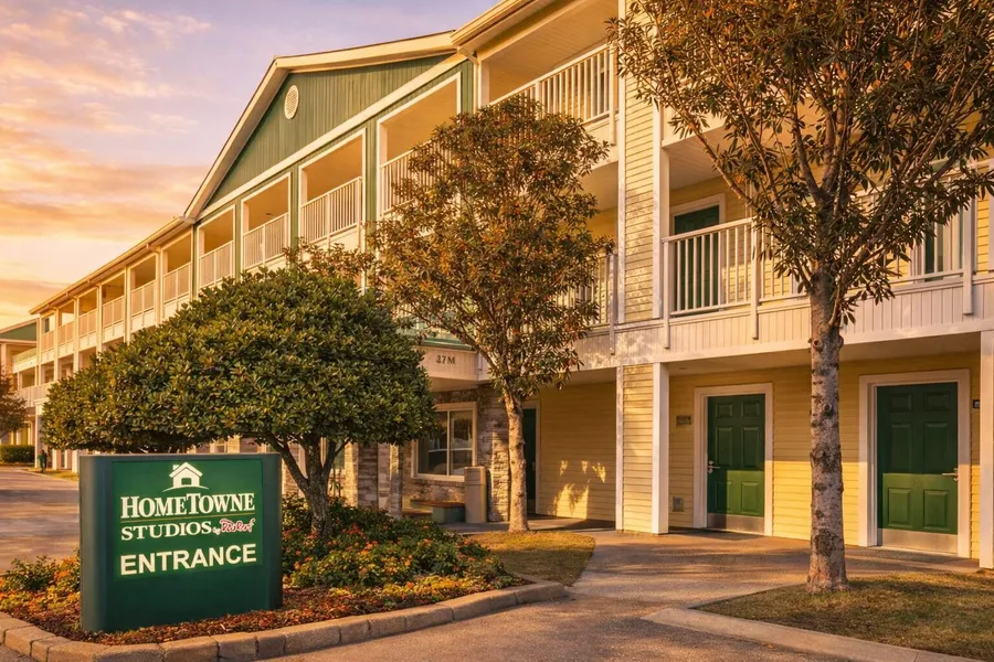 HomeTowne Studios by Red Roof Houston - West Oaks/ Energy Corridor hotel detail image 2