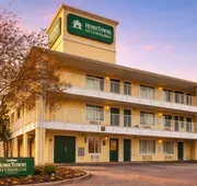 HomeTowne Studios by Red Roof Houston - West Oaks/ Energy Corridor hotel detail image 4