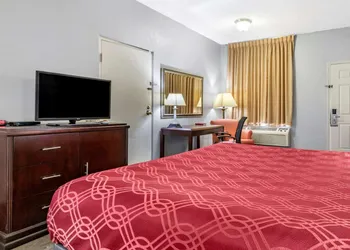 Econo Lodge Junction hotel thumbnail 2