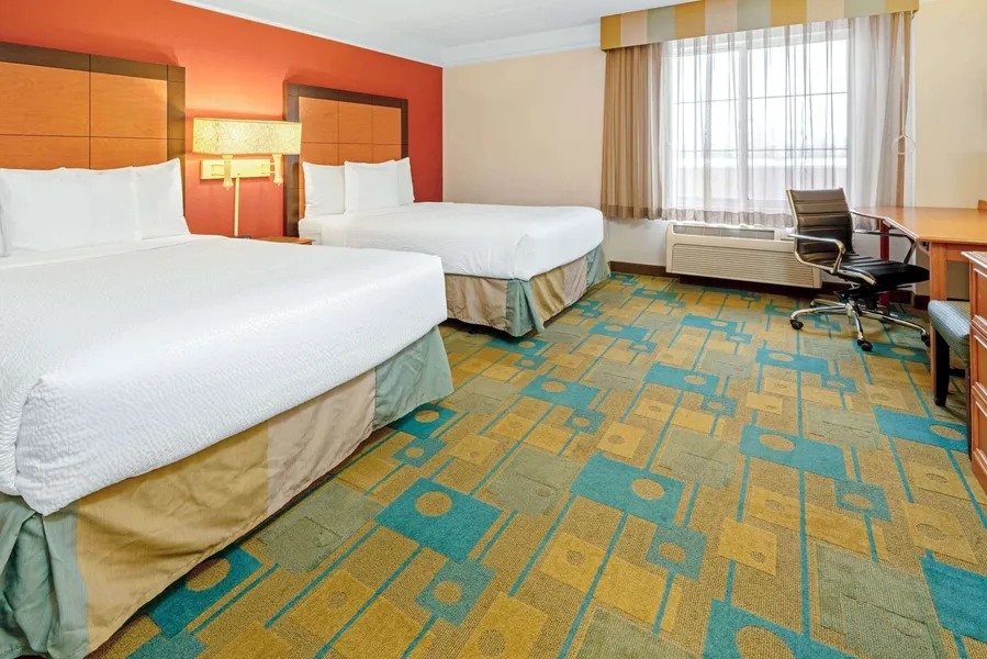 La Quinta Inn & Suites by Wyndham Salt Lake City Airport hotel detail image 6