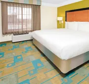 La Quinta Inn & Suites by Wyndham Salt Lake City Airport hotel detail image 7